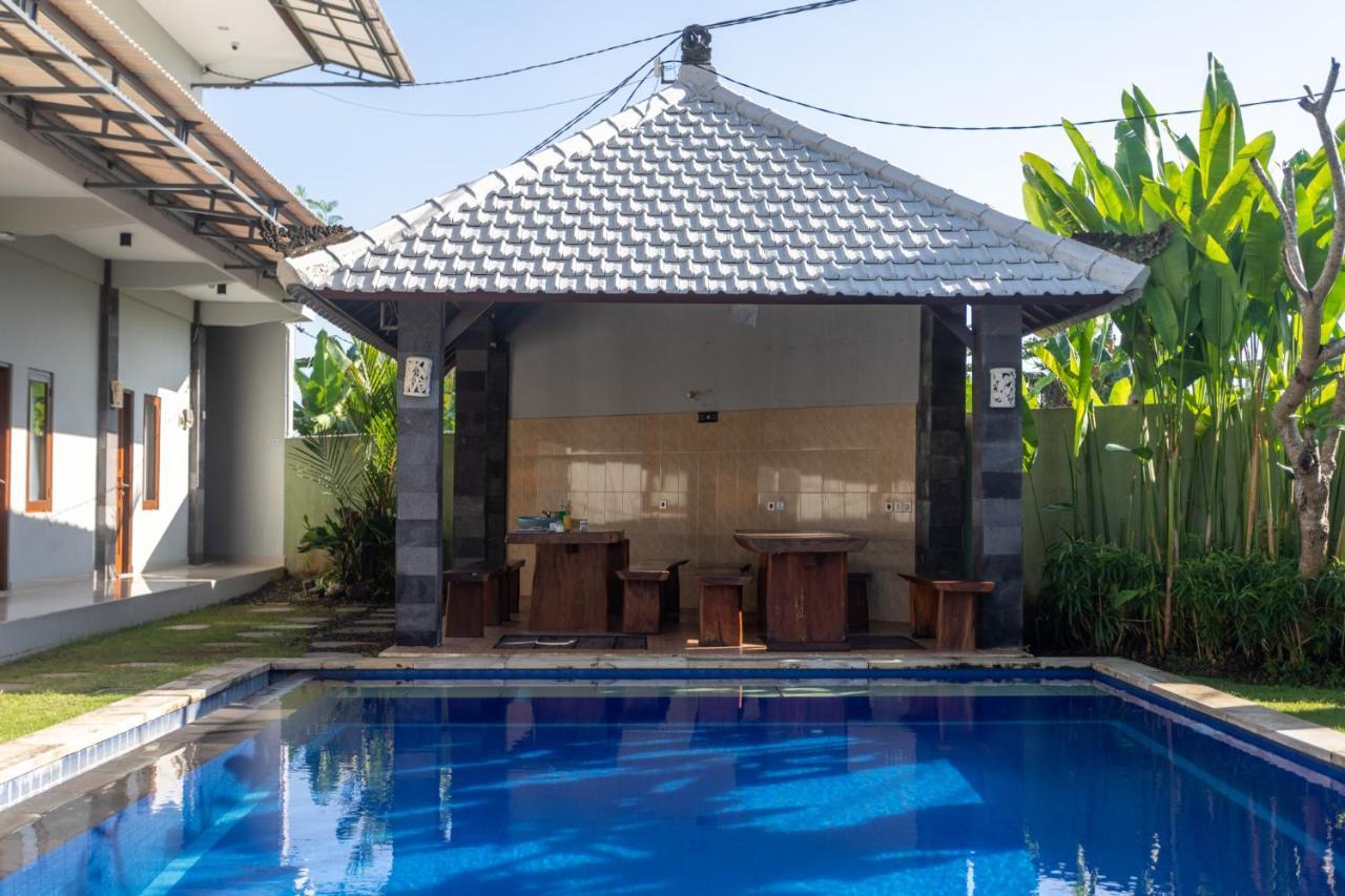 Cempaka Mas Guest House Canggu Exterior photo